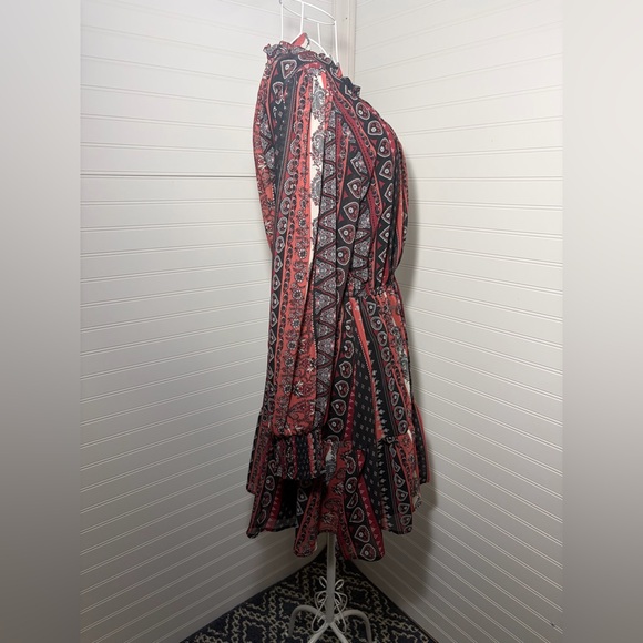 Boutique Long Sleeve Paisley Dress - Picture 4 of 7